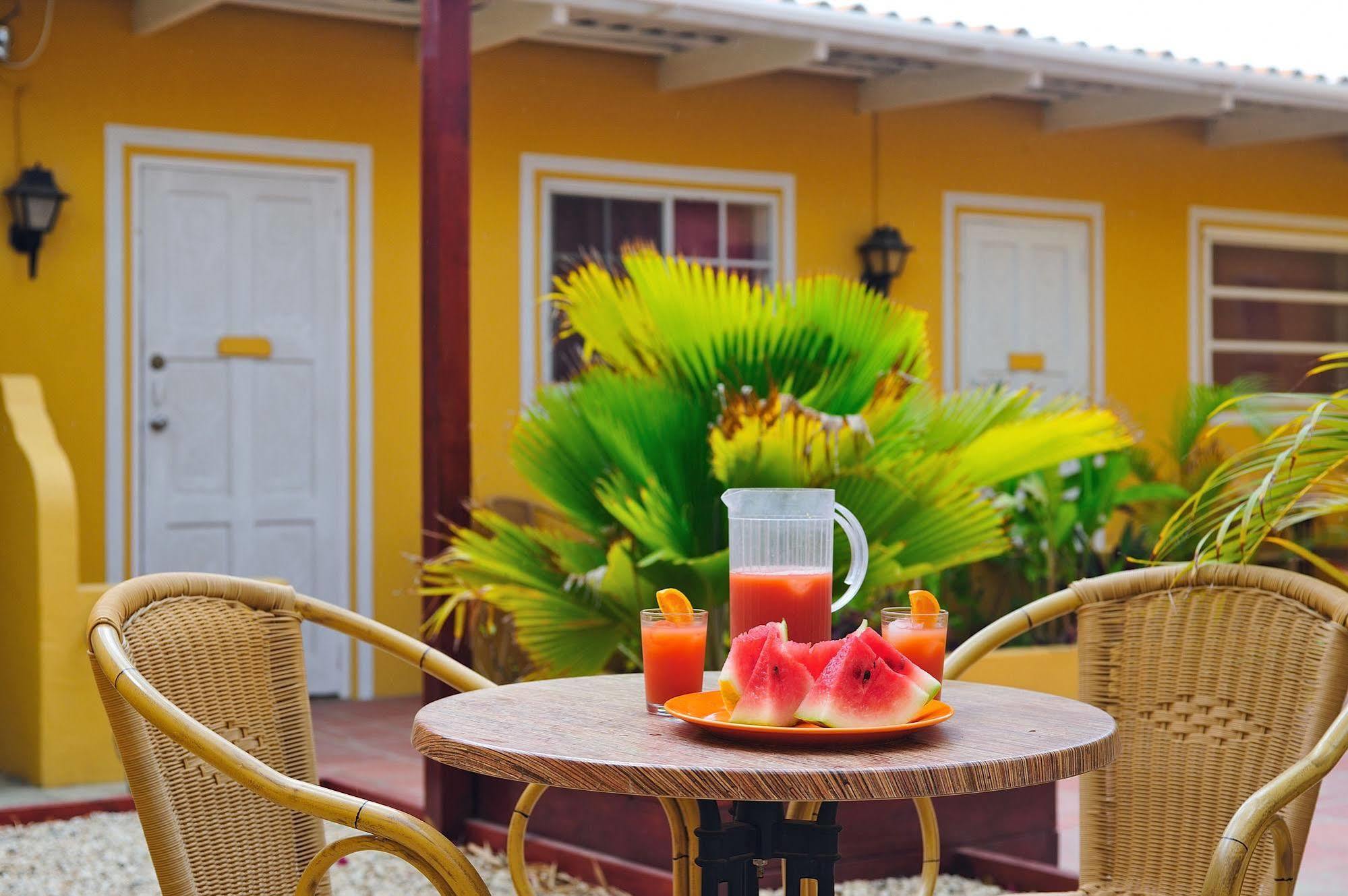The Dive Hut - Boutique Apartments คราเลนไดค์ ภายนอก รูปภาพ