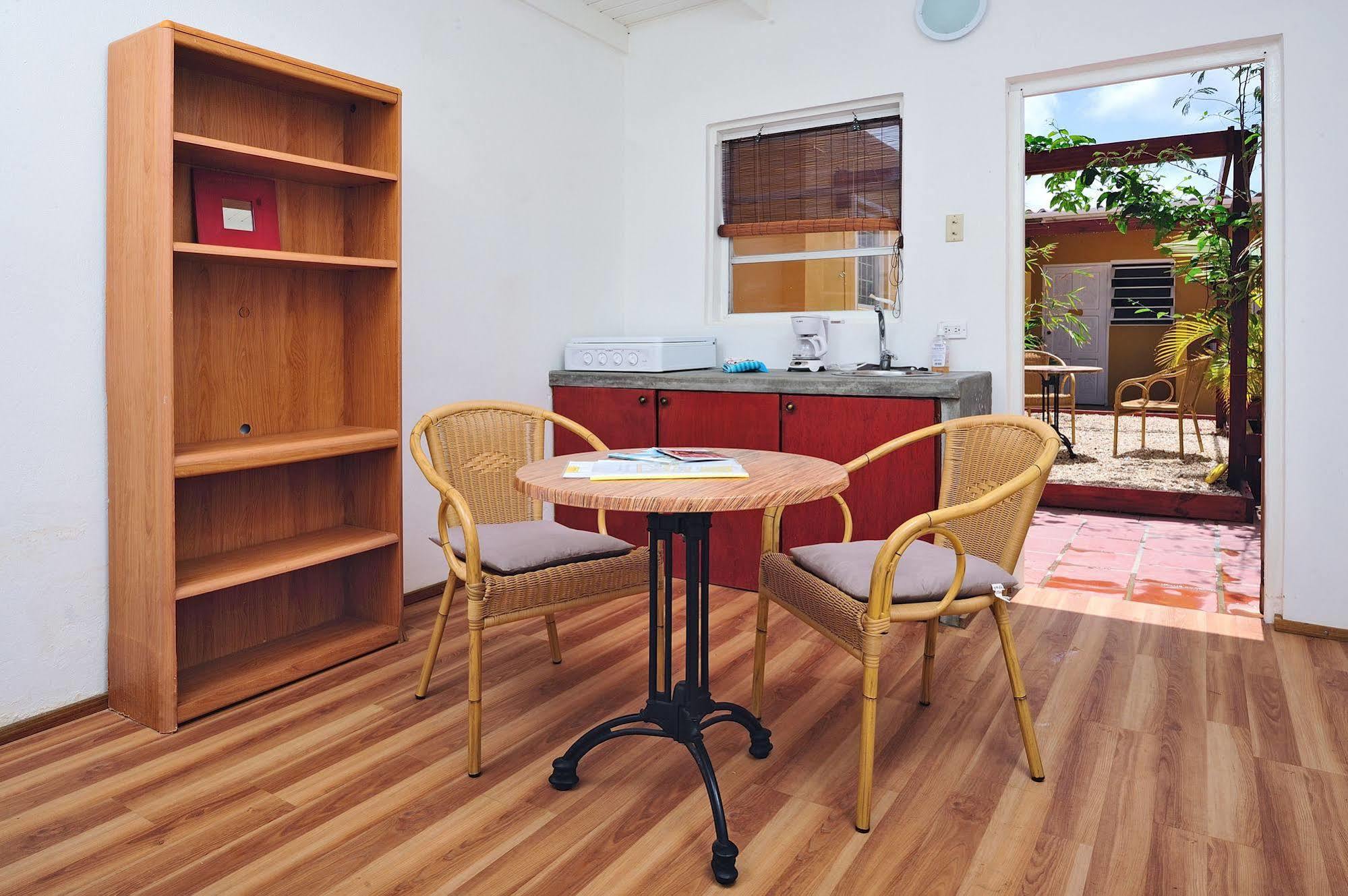 The Dive Hut - Boutique Apartments คราเลนไดค์ ภายนอก รูปภาพ