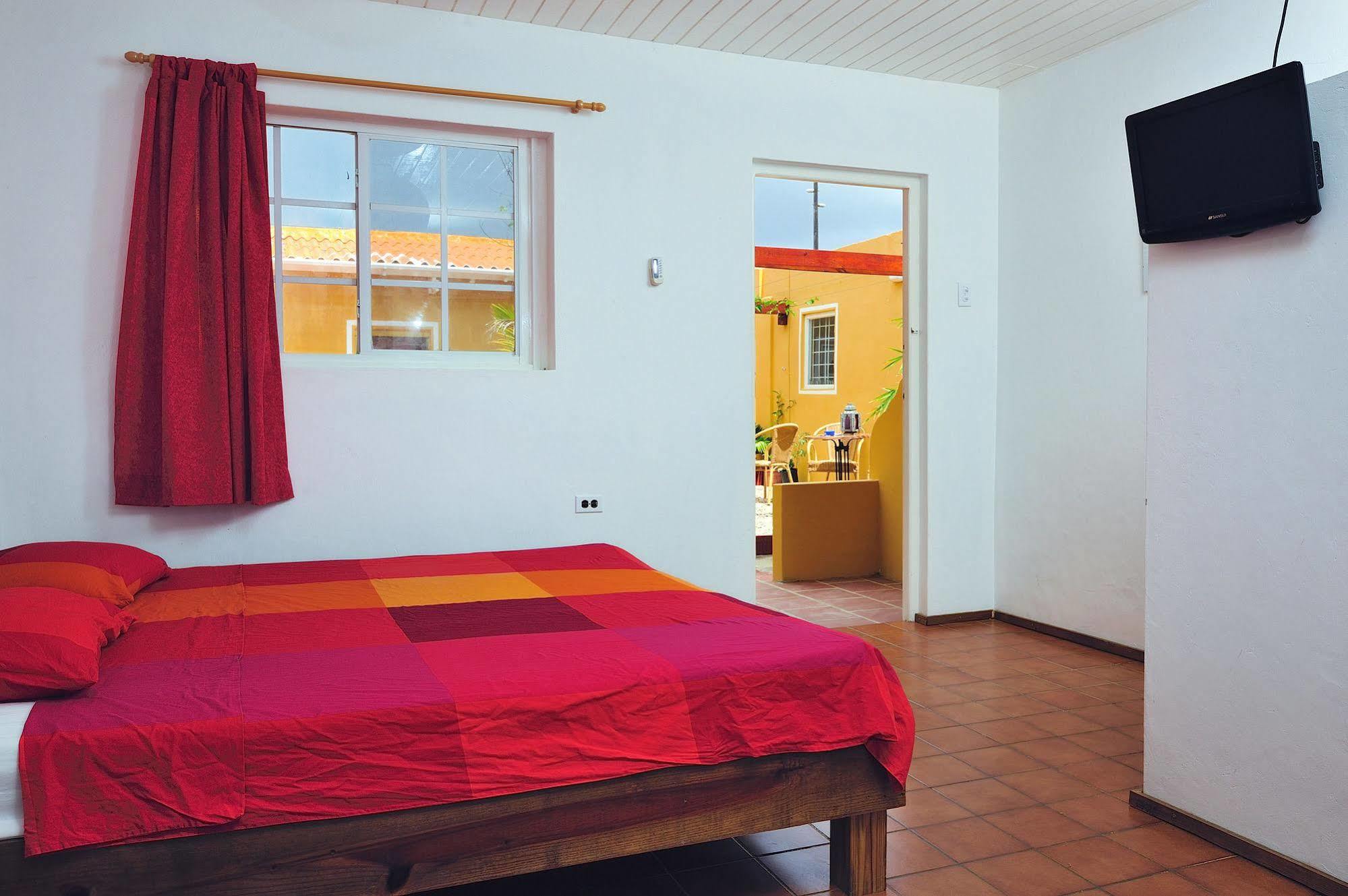 The Dive Hut - Boutique Apartments คราเลนไดค์ ภายนอก รูปภาพ